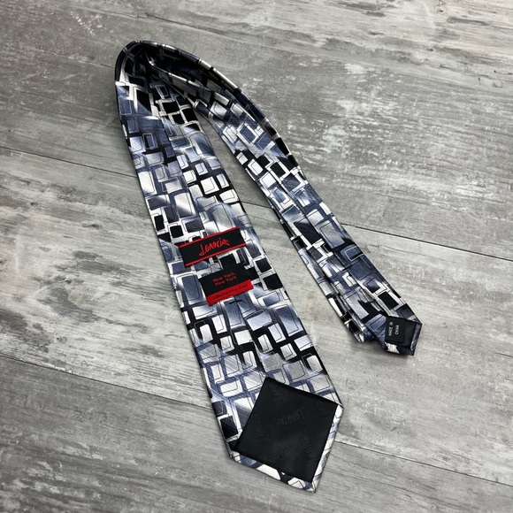 J. Garcia NEW YORK, NEW YORK Black & White Pattern Tie - Picture 2 of 4